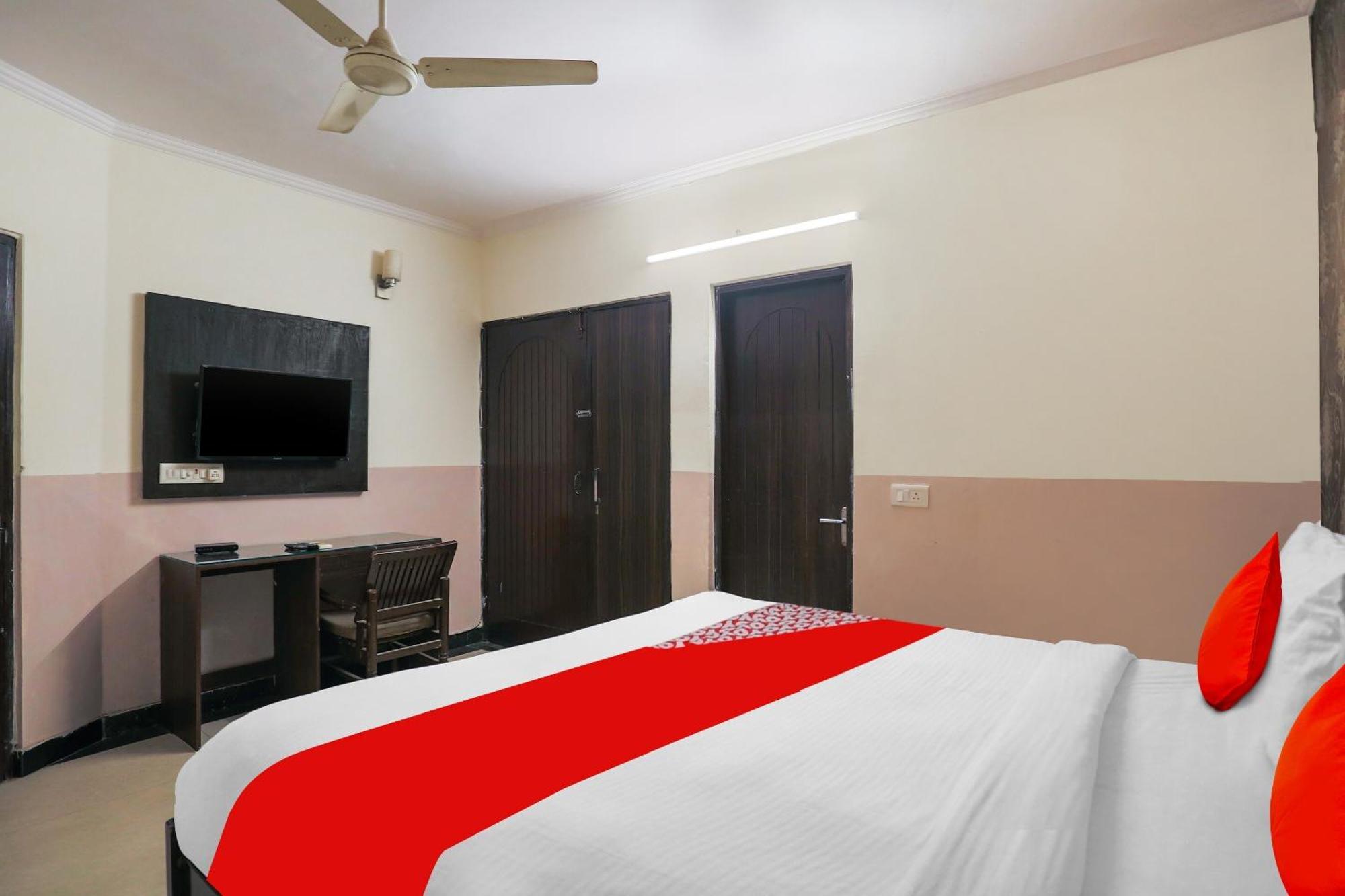 Hotel O Royal Galaxy New Delhi Exterior photo